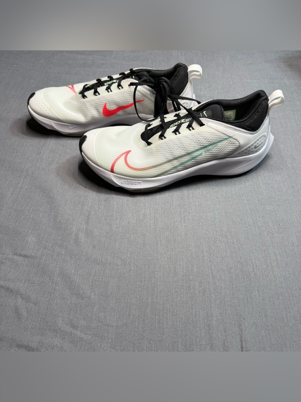 Nike White Running Shoes with Coral and Teal Swooshes 6Y/7.5W